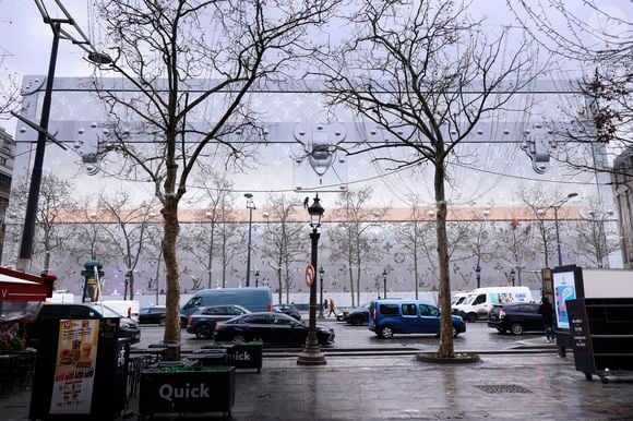 Louis Vuitton va ouvrir son hôtel de luxe de 6000 m2 sur les Champs Elysées !  Situé au 103 avenue des Champs-Elysées à Paris, ce bâtiment incroyable se situera juste en face du célèbre flagship de Louis Vuitton.
 Jack Tribeca/Bestimage