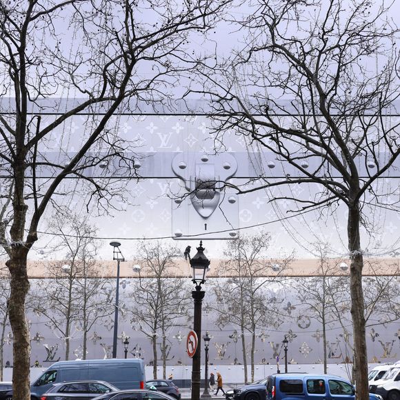 Louis Vuitton va ouvrir son hôtel de luxe de 6000 m2 sur les Champs Elysées !  Situé au 103 avenue des Champs-Elysées à Paris, ce bâtiment incroyable se situera juste en face du célèbre flagship de Louis Vuitton.
 Jack Tribeca/Bestimage