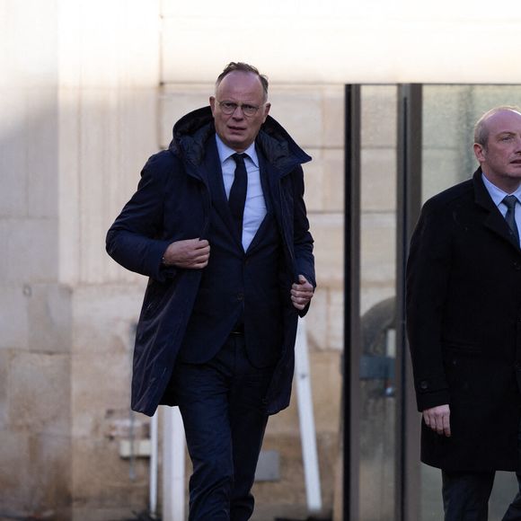 Le chef du parti de droite français "Horizons" et maire du Havre Édouard Philippe et le président du groupe parlementaire Horizons & Indépendants Laurent Marcangeli arrivent pour assister à une réunion avec le Premier ministre français, le président de l'Assemblée nationale française, le président du Sénat et les dirigeants des partis à l'exception de La France Insoumise (LFI) et du Rassemblement National (RN), pour finaliser le nouveau gouvernement à l'Hôtel Matignon à Paris, France, le 19 décembre 2024. Photo par Raphael Lafargue/ABACAPRESS.COM