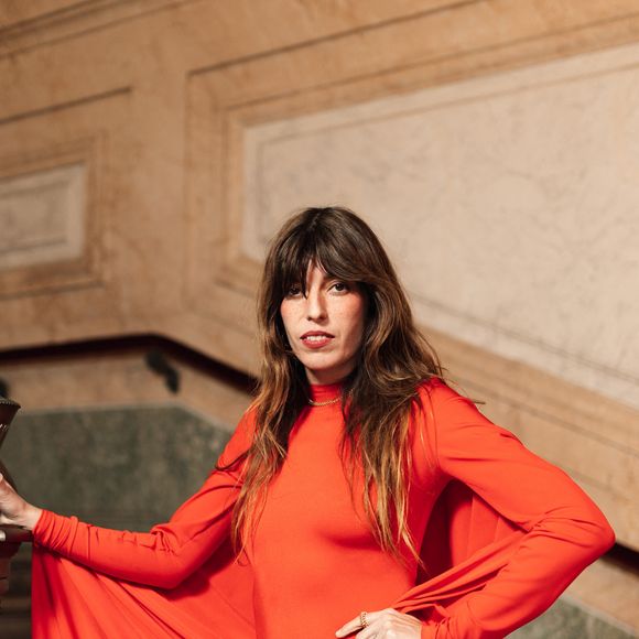 Elle transmet ces valeurs à ses deux enfants, Marlowe et Laszlo.

Exclusif - Lou Doillon - Arrivées au dîner Balenciaga à l'Hôtel de la Marine après le défilé automne-hiver 2024 Haute-Couture à Paris le 5 juillet 2023. © Tiziano Da Silva / Bestimage