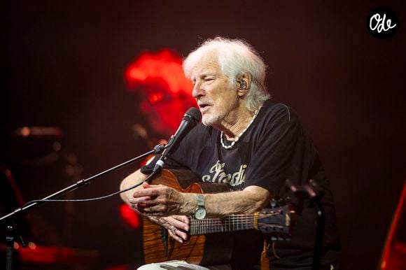 Le chanteur a bâti un répertoire populaire gravé dans la mémoire de plusieurs générations.

Exclusif - Hugues Aufray en concert au Zenith de Rouen le 27 juin 2026. 

© Pierre Perusseau/Bestimage