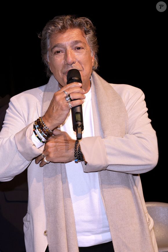 Frédéric François lors de la soirée hommage pour le cinquantième anniversaire de la mort de Mike Brant chez Warner Music France à Paris le 24 avril 2025.

© Cyril Moreau- Cédric Perrin / Bestimage