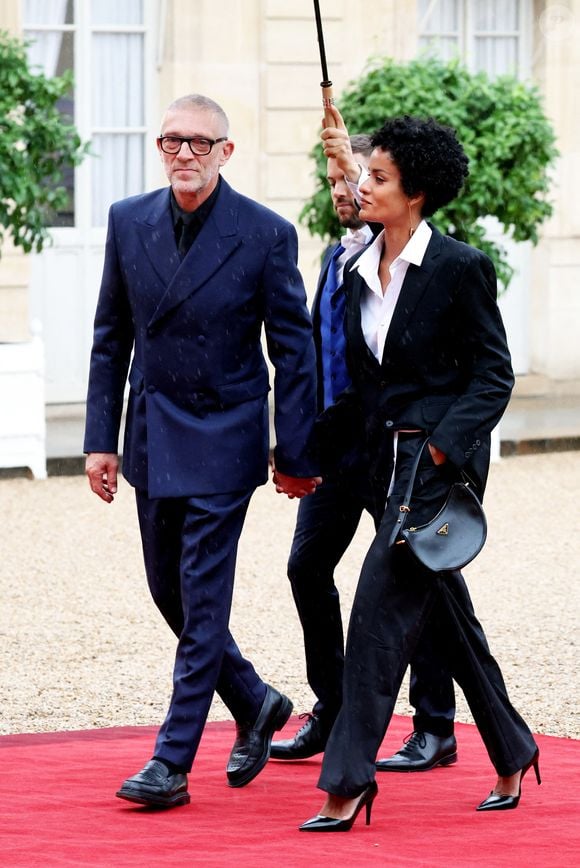 Vincent Cassel et sa compagne Narah Baptista - Arrivées des personnalités au dîner d’État en l’honneur du président brésilien et de sa femme au palais présidentiel de l’Élysée à Paris le 5 juin 2025.

© Jacovides / Moreau / Bestimage
