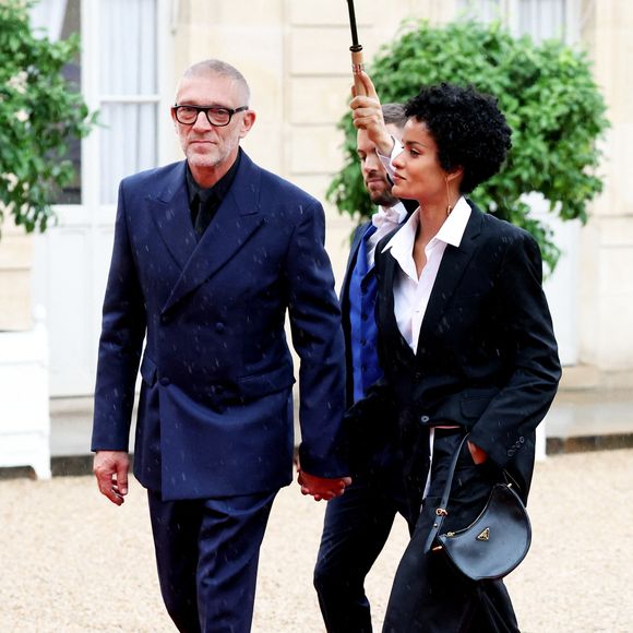 Vincent Cassel et sa compagne Narah Baptista - Arrivées des personnalités au dîner d’État en l’honneur du président brésilien et de sa femme au palais présidentiel de l’Élysée à Paris le 5 juin 2025.

© Jacovides / Moreau / Bestimage