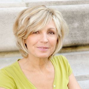 La présentatrice insiste pourtant sur le fait que sa forme et son apparence sont principalement le fruit de sa chance à la loterie génétique. 

Photo d'archive datee du 2 octobre 2011 d'Evelyne Dheliat. Evelyne Dheliat fête ses 50 ans de présence sur TF1. Photo par Pascal Baril/ABACAPRESS.COM