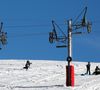 Malgré l’intervention rapide d'un médecin urgentiste, la jeune femme n'a pas pu être réanimée
Illustration de la station de ski Les Gets (Haute-Savoie) en période de Coronavirus (COVID-19) : les remontées mécaniques sont fermées. Seuls quelques courageux gravissent les pistes à pieds pour se faire une descente de poudreuse. Le 15 février 2021
© Stéphane Lemouton / Bestimage