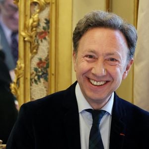 Stéphane Bern lors de sa nomination comme Pape du Patrimoine lors de la Saint Clément au restaurant Alain Ducasse Baccarat, à Paris, France, le 20 novembre 2025. © Denis Guignebourg/Bestimage
