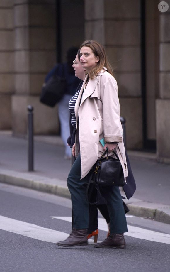 Marine Tondelier (EELV) à la sortie de la réunion avec les chefs de parti politique et le président de la République à l’Élysée à Paris, le vendredi 10 octobre 2025
© Jack Bussat / Bestimage