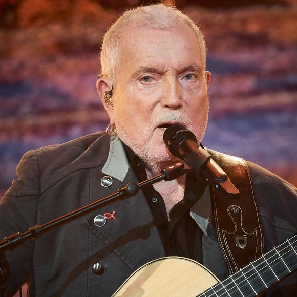 Exclusif - Bernard Lavilliers lors de l’enregistrement de l’émission “Les stars s’unissent pour le Sidaction” au théâtre Marigny à Paris, France, le 11 mars 2025. L’émission sera diffusée en prime le 22 mars sur France 2. © Guirec-Moreau/ Bestimage