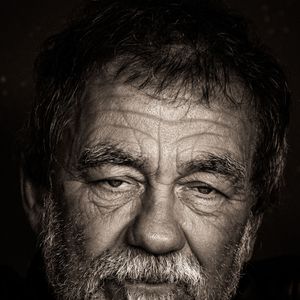 Les moteurs majeurs de son évolution ? Sa paternité et son travail.

Le réalisateur Olivier Marchal à Marseille, en France, le 29 novembre 2023. 
Photo par Laurent Coust/ABACAPRESS.COM