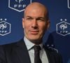 Zinédine Zidane a pris les commandes de l'équipe de France.

L'ancien international français de football Zinédine Zidane (à droite) s'exprime aux côtés du président de la Fédération française de football, Philippe Diallo (à gauche), lors d'une conférence de presse visant à le présenter comme le nouveau sélectionneur de l'équipe de France, au siège de la Fédération française de football (FFF) à Paris © Christian Liewig/Bestimage