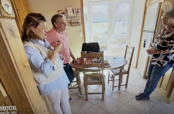 Au départ très enthousiaste, l'agriculteur va cependant rapidement déchanté face à l'une d'entre elles...

Laurent accueille ses prétendantes chez lui dans "L'amour est dans le pré"