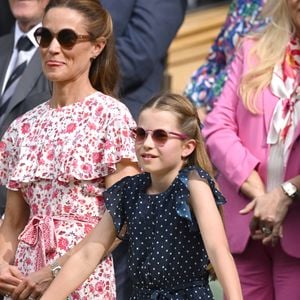Pippa Middleton et la princesse Charlotte dans les tribunes de la finale du tournoi de Wimbledon 2024, le 14 juillet 2024.

Photo : Alpha Agency / Bestimage