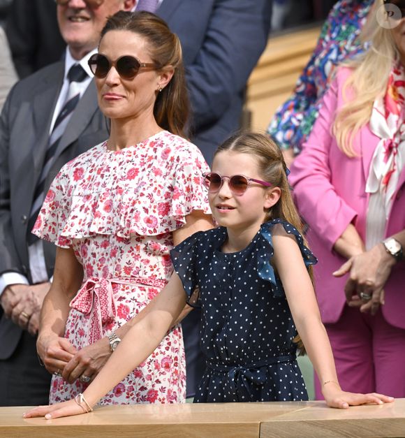 Pippa Middleton et la princesse Charlotte dans les tribunes de la finale du tournoi de Wimbledon 2024, le 14 juillet 2024. Photo : Alpha Agency / Bestimage