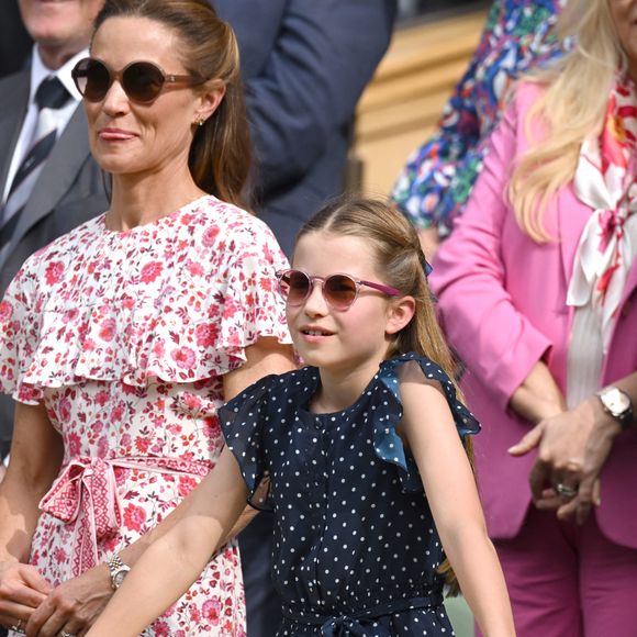 Pippa Middleton et la princesse Charlotte dans les tribunes de la finale du tournoi de Wimbledon 2024, le 14 juillet 2024.

Photo : Alpha Agency / Bestimage