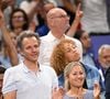 Tant par sa famille et ses amis que par ses collègues.

Anne-Sophie Lapix et son mari Arthur Sadoun dans les tribunes de la finale Hommes "France vs Pologne" de volley-ball lors des Jeux Olympiques Paris 2024. Le 10 août 2024
© P.Perusseau-D.Jacovides / Bestimage