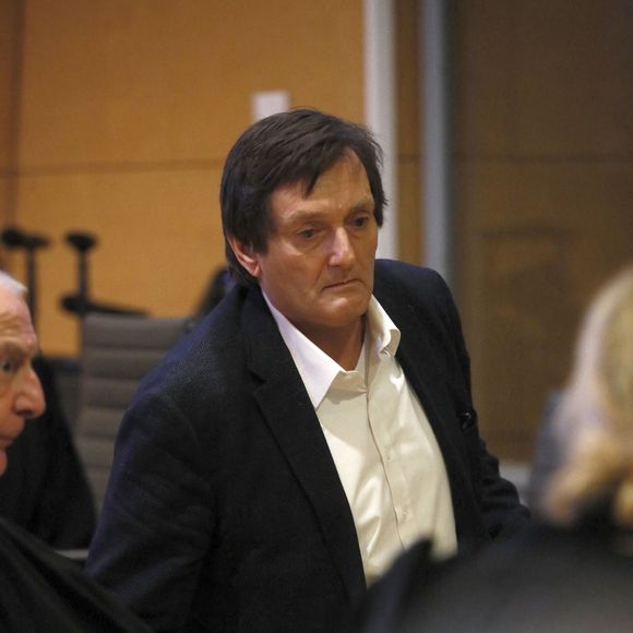 Pierre Palmade au tribunal de Melun avec ses avocats pour son procès pour blessures involontaires à la suite d'un accident de la route en février 2023 dans lequel sa voiture a percuté un autre véhicule à Melun. Le 20 novembre 2024. © Christophe Clovis / Bestimage