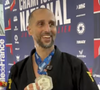 Le comédien a franchi un cap en participant au championnat national de Jiu-Jitsu Brésilien (CFJJB), au Stade Pierre de Coubertin à Paris. Résultat : une médaille d'argent

Arié Elmaleh participe au championnat national organisé par la Confédération Française de Jiu-Jitsu Brésilien (CFJJB), au Stade Pierre de Coubertin à Paris - Instagram