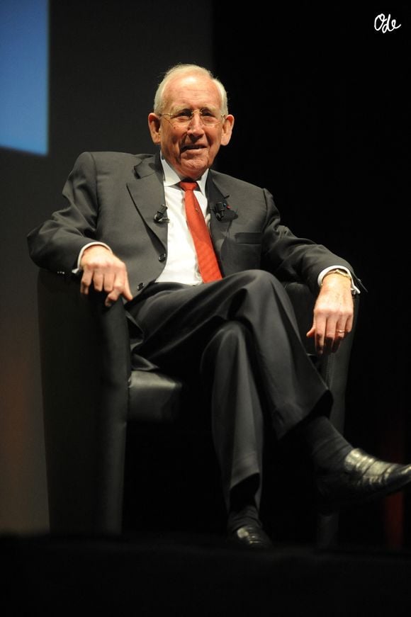 Selon le magazine "Challenges", la fortune personnelle de Gérard Mulliez est en effet estimée à 1,1 milliard d'euros. 

Le fondateur du groupe d'hypermarchés Auchan, Gérard Mulliez, participe au Forum économique mondial de Lille, Nord de la France. Photo par Farid Alouache/ABACAPRESS.COM