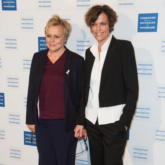 Muriel Robin et sa femme Anne Le Nen assistent au gala ' Les Stethos D'Or 2019' au Four Seasons Hotel George V le 11 mars 2019 à Paris, France. Photo de Nasser Berzane/ABACAPRESS.COM