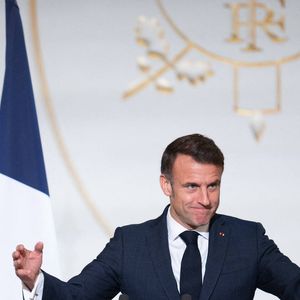 Le président de la République française Emmanuel Macron prononce son discours devant les ambassadeurs de France en poste dans le monde au palais présidentiel de l'Elysée à Paris, France, le 6 janvier 2025. © Jeanne Accorsini/Pool/Bestimage