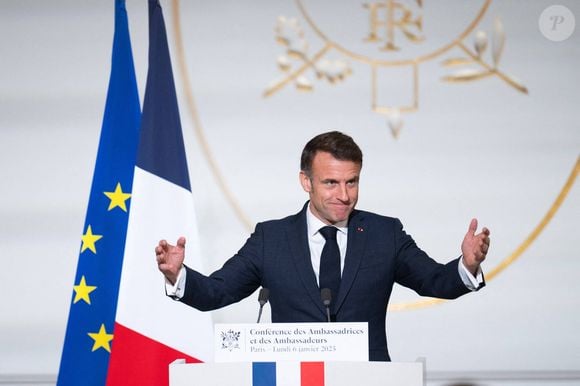 Le président de la République française Emmanuel Macron prononce son discours devant les ambassadeurs de France en poste dans le monde au palais présidentiel de l'Elysée à Paris, France, le 6 janvier 2025. © Jeanne Accorsini/Pool/Bestimage