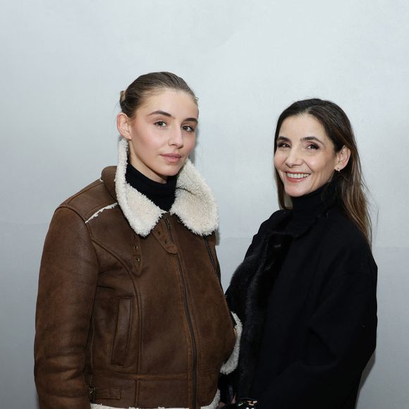 Exclusif - La princesse Clotilde Courau de Savoie et sa fille Vittoria de Savoie - Vernissage de l'exposition "Liaisons dangereuses & Métamorphoses" du créateur Elie Top à l'occasion de ses 10 ans de création chez Christie's à Paris le 27 janvier 2025. © Denis Guignebourg/BestImage