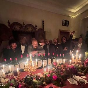 Capture Instagram - Jay Brown - Jay Z et le directeur général du label américain Roc Nation, Jay Brown, célèbrent leur anniversaire dans l'hôtel 5 étoiles privatisé « Les Sources de Caudalie » avec leurs amis Kris Jenner, Ellen Pompeo, Beyoncé, Rihanna, à Martillac près de Bordeaux, en France, le 3 décembre 2023. Des navettes aux vitres teintées ont fait des allers-retours toute la journée de samedi.   L'anniversaire s'est déroulé du 1er au 4 décembre 2023. Parmi les 98 invités qui séjourneront sur place, les stars internationales Kris Jenner, Ellen Pompeo, Beyoncé et Jay-Z, accompagnés de leurs enfants, sont arrivés vendredi soir, et la chanteuse Rihanna samedi dans la journée. La fête s'est poursuivie au château d'Yquem dimanche soir.