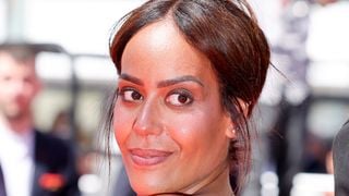 Amel Bent partage son astuce beauté pour avoir une peau parfaite