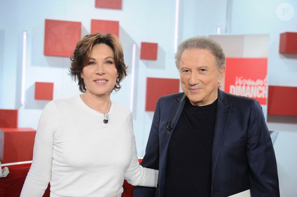 Exclusif - Mathilde Seigner et Michel Drucker - Enregistrement de l'émission Vivement dimanche au studio Rive gauche, présentée par Michel Drucker . Diffusion sur France 3 le 22 février 2026 © Guillaume Gaffiot/Bestimage