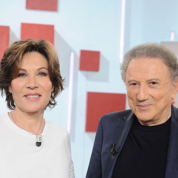 Exclusif - Mathilde Seigner et Michel Drucker - Enregistrement de l'émission Vivement dimanche au studio Rive gauche, présentée par Michel Drucker . Diffusion sur France 3 le 22 février 2026 © Guillaume Gaffiot/Bestimage