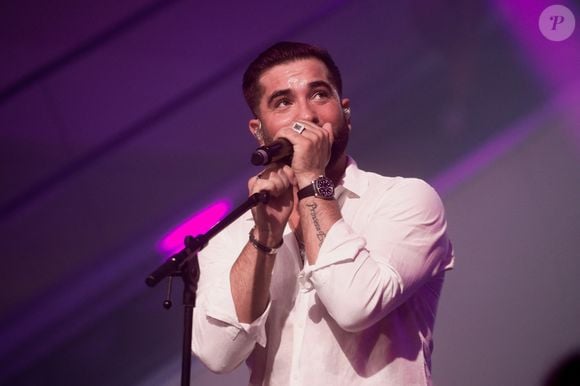 Kendji Girac - Célébration des 10 ans du centre commercial Beaugrenelle à Paris, France. Le 12 octobre 2023. © Christophe Clovis / Bestimage