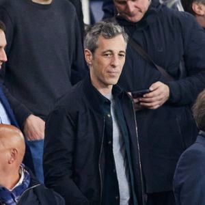 Michael Goldman - Célébrités dans les tribunes lors du quart de finale aller de Ligue des champions: Le PSG s'est incliné à domicile face au FC Barcelone (2-3) au Parc des Princes à Paris le 10 avril 2024. © Cyril Moreau/Bestimage