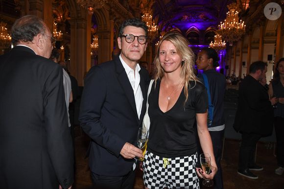 Marc Lavoine et sa femme Sarah au Fnac Live Festival à l'Hôtel de Ville à Paris. Du jeudi 6 au samedi 8 juillet 2017, la Fnac reprend place sur le Parvis de l'Hôtel de Ville de Paris ainsi que dans ses salons pour offrir au public 3 soirées de concerts gratuits. Paris, le 6 juillet 2017.
© Lionel Urman/Bestimage