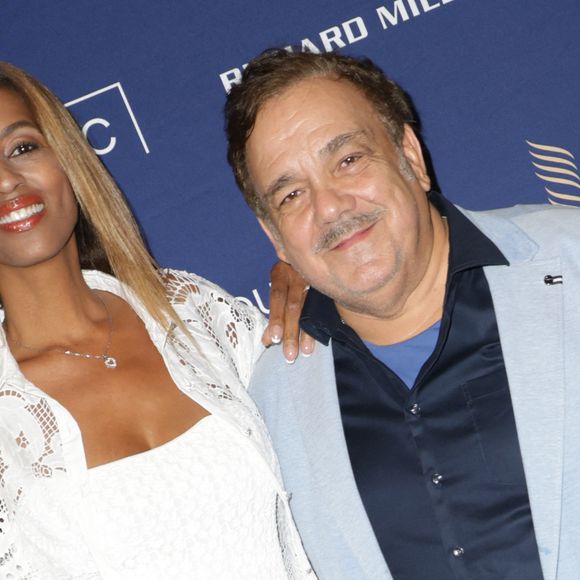 L'heureux papa de trois enfants, Olivier (43 ans et né d'une précédente union), ainsi que de  Clélia et Natacha (19 et 15 ans) qu’il a eues avec son épouse Marie-Sandra Badini Duran, était l'invité de "50' Inside" sur TF1 ce samedi 6 décembre 2025.

Didier Bourdon et sa femme Marie-Sandra Badini Duran - Cérémonie de remise des prix lors de la 18ème édition du Festival du Film Francophone d'Angoulême (FFA) le 30 août à Angoulême.
© Guirec Coadic / Bestimage