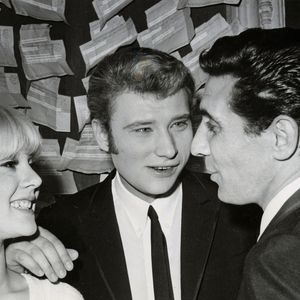 Archives - Sylvie Vartan et Johnny Hallyday dans les backstage du concert de Gilbert Bécaud à l'Olympia. Le 16 avril 1965
© Keystone Press Agency / Zuma Press / Bestimage