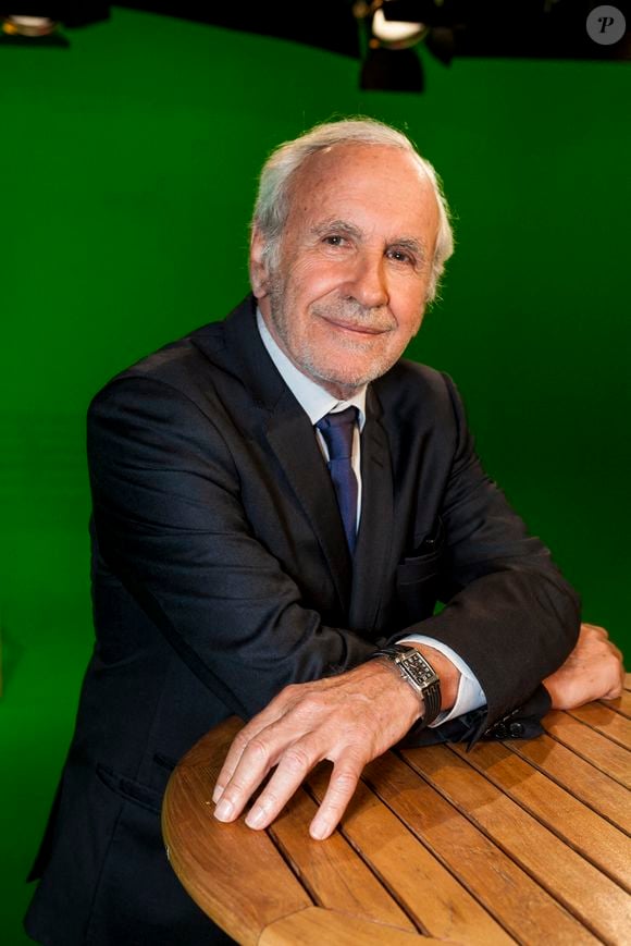 Patrice Laffont Backstage De L Emission Les Grands Du Rire, Paris, France, le 4 janvier 2015. L'animateur et producteur de télévision Patrice Laffont est mort d'un accident cardiaque, mercredi 7 août, dans sa maison d'Oppede (Vaucluse), selon les informations de France Bleu. Ne a Marseille en 1939, il aurait eu 85 ans fin aout. by RMPICTURING/APS-MEDIAS/ABACAPRESS.COM