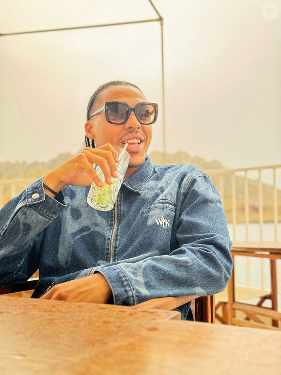 Mouss Diouf : des images de son clan