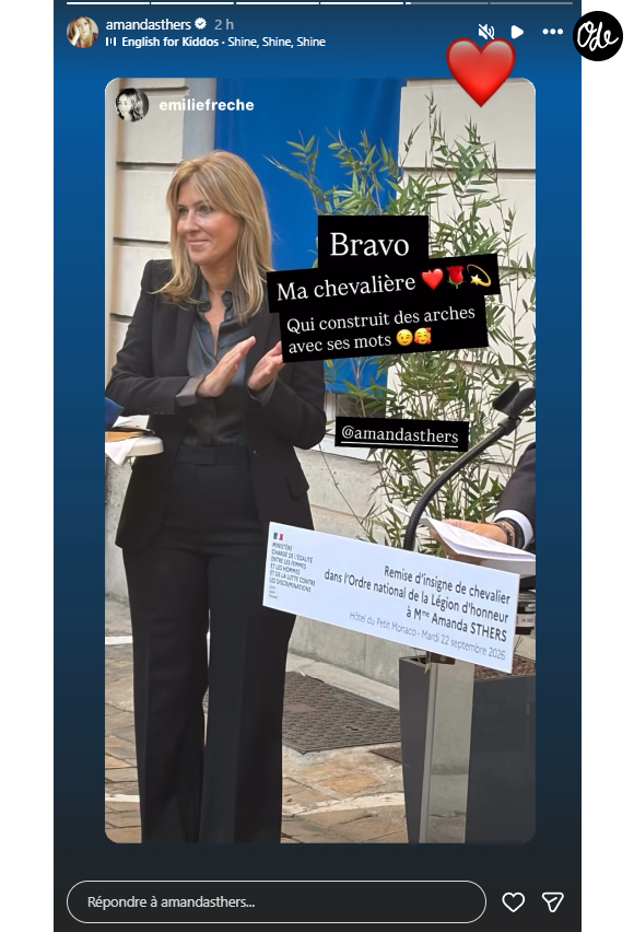 C’est dans la cour de ce ministère, devant les drapeaux français et européen, qu'Amanda Sthers s’est vu remettre officiellement l’insigne de chevalier dans l’Ordre national de la Légion d’honneur. 

Amanda Sthers décorée pour son parcours.