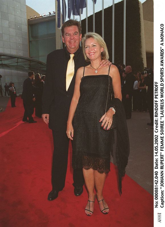Cette cession confirme la volonté du groupe de se concentrer sur ses maisons les plus prestigieuses et les plus rentables.

Johann Rupert et son épouse Gaynor Rupert ont assisté à une soirée organisée dans le cadre des Laureus World Sports Awards à Monaco. L’événement, qui réunit chaque année des personnalités du sport et du monde économique autour des valeurs du sport et de l’engagement social, s’est tenu dans la Principauté.

Crédit photo : Bertrand Rindoff Petroff / Bestimage.