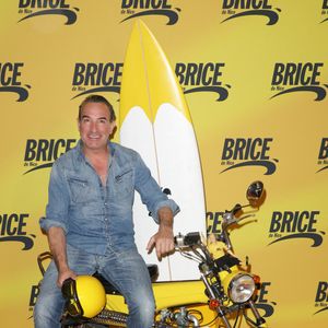 "Merci les amis de m’accompagner depuis toutes ces années. Je vous aime", écrit-il en légende d’une série de photo

Jean Dujardin lors de la projection spéciale pour célébrer les 20 ans de Brice de Nice en présence de l'équipe du film au Grand Rex à Paris, France, le 6 avril 2025. © Coadic Guirec/Bestimage