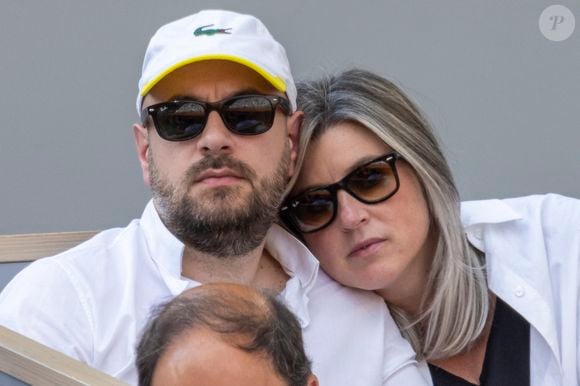 Kyan Khojandi gâté par sa femme

Kyan Khojandi et sa femme Christine Giua - Célébrités dans les tribunes des internationaux de France de Roland Garros à Paris. © Cyril Moreau - Dominique Jacovides/Bestimage