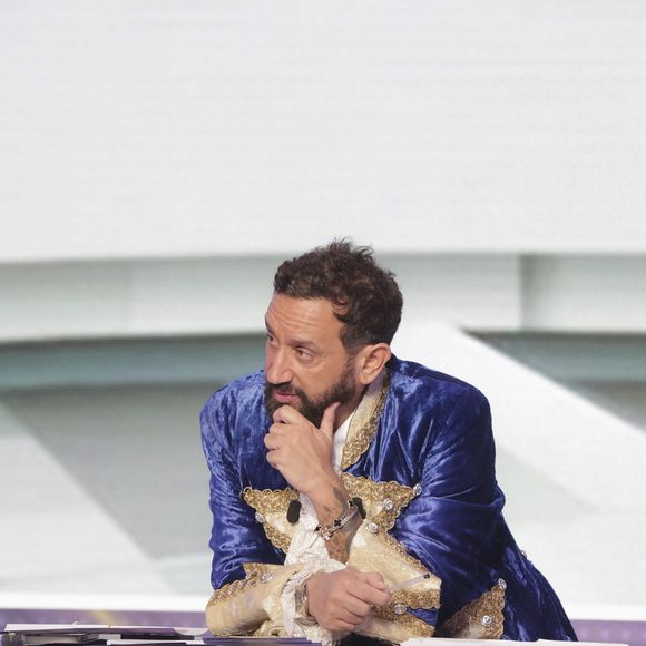 Pour l'heure, rien n'est encore confirmé, mais il y a de fortes chances pour que l'émission soit de retour à partir du mois de mars.

Cyril Hanouna sur le plateau de l’émission "Face à Hanouna" © Jack Tribeca / Bestimage