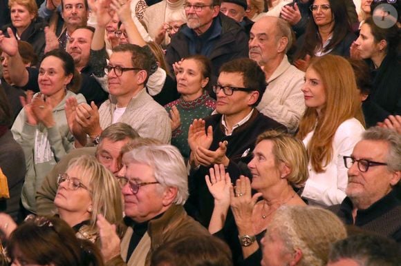 près des études universitaires à Bruxelles, Catherine Van Offelen a étudié au King's College à Londres. Parmi les diplômés de cette école, on retrouve plus de 

Exclusif - Dany Boon, Sylvain Tesson et sa compagne Catherine Van Offelen - Célébrités au spectacle « Laurent Gerra se met à table ! », à savourer au Casino de Paris, à Paris, France, le 03 Janvier 2025. © Bertrand Rindoff/Bestimage