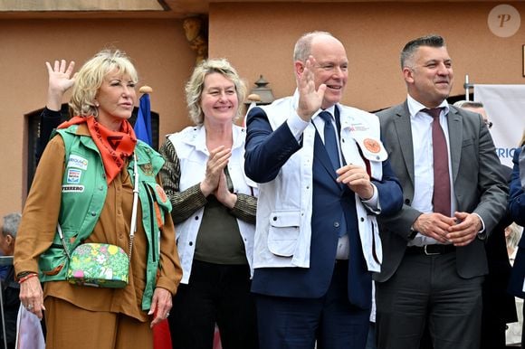 Le prince Albert II de Monaco a donné le départ de la 34eme édition du Rallye des Gazelles, depuis le chapiteau de Fonvieille à Monaco, en compagnie de Dominique Serra, la fondatrice et présidente du Rallye, de la marraine de coeur pour 2025, Luana Belmondo, Nadia Fettah Alaoui, la ministre de l'Economie et des Finances du Royaume du Maroc, du président du Conseil National Monégasque, Thomas Brezzo, et des personnalités du gouvernement, le 12 avril 2025. © Bruno Bebert / Bestimage