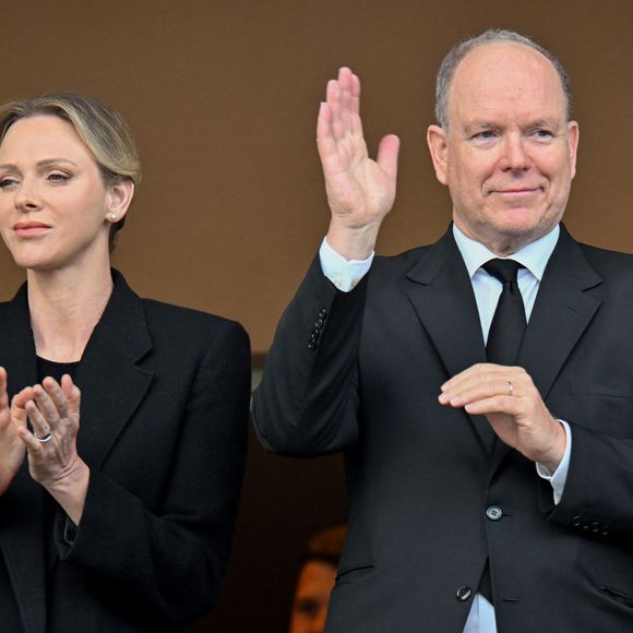 La princesse Charlene de Monaco et le prince Albert II de Monaco ont assisté à la finale de la 13eme éditon du Tournoi Saint Devote de rugby au Stade Louis II de Monaco, le 26 avril 2025. © Bruno Bebert / Bestimage
