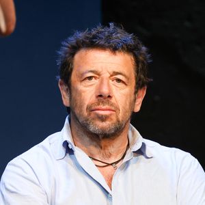 Il s'agit de Patrick Bruel

Patrick Bruel à la cérémonie de remise des prix pédagogiques pour l'Océan de la Maud Fontenoy Foundation au cœur du magnifique Théâtre de l’Oeuvre. © Coadic Guirec / Bestimage