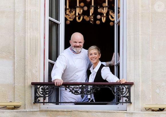 Exclusif - Le célèbre chef étoilé Philippe Etchebest et sa femme Dominique ouvrent un nouveau restaurant "La maison Nouvelle" dans le quartier très branché des Chartrons à Bordeaux, France, le 21 janvier 2022. © Fabien Cottereau/Bestimage