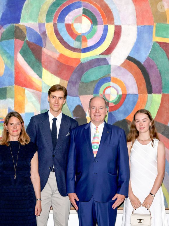 Le prince Albert II de Monaco, accompagné par sa nièce, la princesse Alexandra de Hanovre et son compagnon Ben-Sylvester Strautmann, a visité l'exposition d'été du Grimaldi Forum à Monaco, "Couleurs", en collaboration avec le Centre Pompidou, installée dans l'espace Indigo du centre des congèrs, du 8 juillet au 31 août 2025. © Claudia Albuquerque/Bestimage