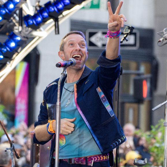 Coldplay se produit lors du Today Show Citi Concert Series de NBC sur la Plaza du Rockefeller Center à New York le 8 octobre 2024. Photo par Ron Smits/London Entertainment/Splash News/ABACAPRESS.COM